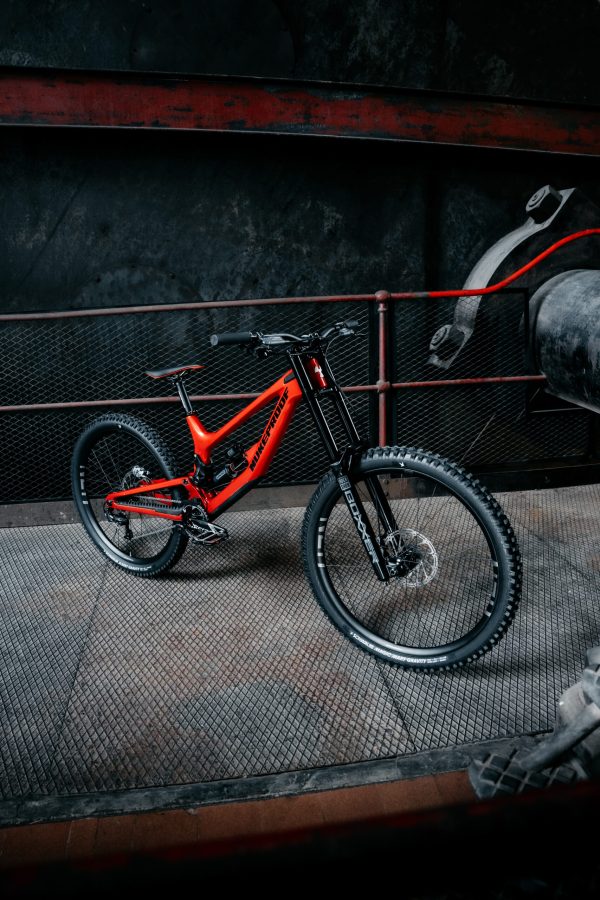 Nukeproof Dissent Carbon Pro