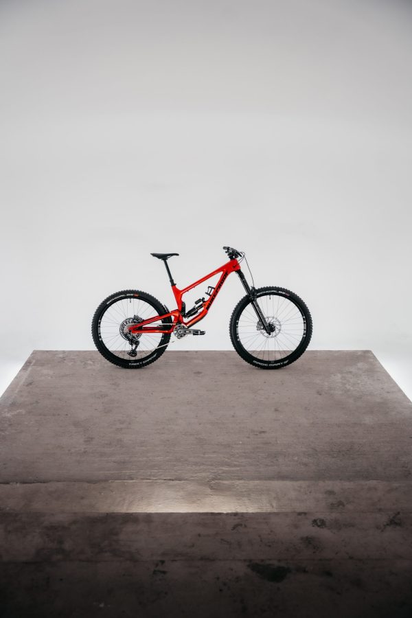 Nukeproof Giga Carbon Pro
